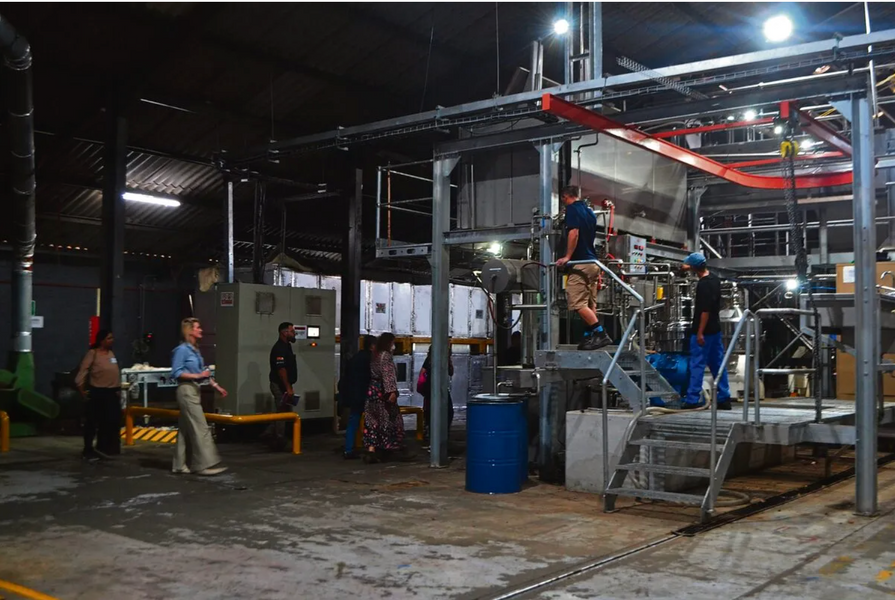 Gerber & Co open SA se grootste wolverwerkingsaanleg in die Paarl